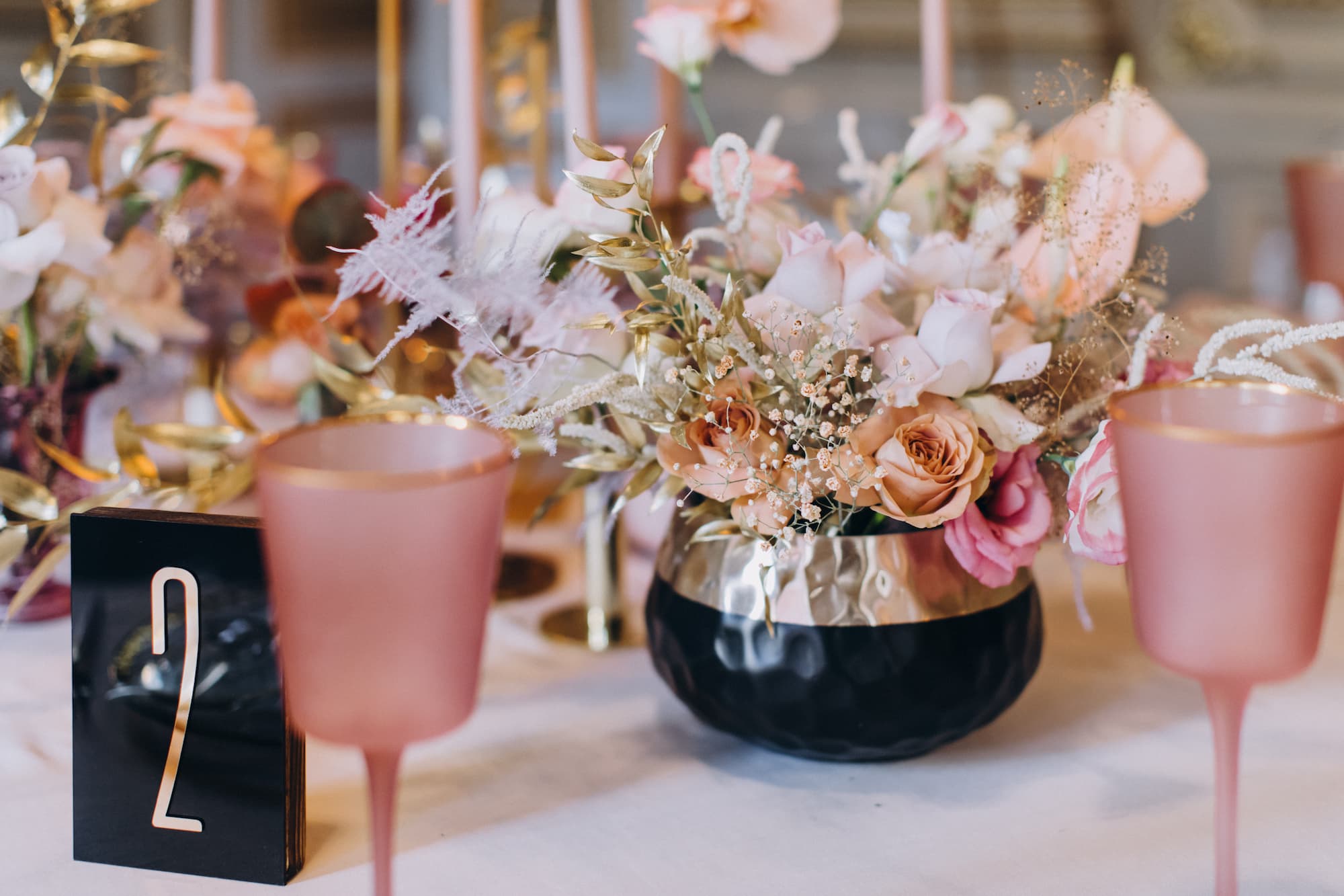 5 id&eacute;es de compositions florales pour d&eacute;corer une table de f&ecirc;te H&eacute;ricourt